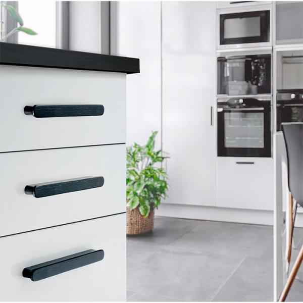 Beslagsboden BB6411 møbelgreb i træ - Sort ask Beslagsboden BB6411 møbelgreb i træ - Sort ask