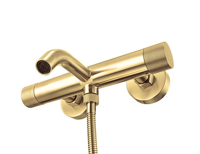 Cassøe komplet badekararmatur m/crystal cut - Børstet messing Cassøe komplet badekararmatur m/crystal cut - Børstet messing