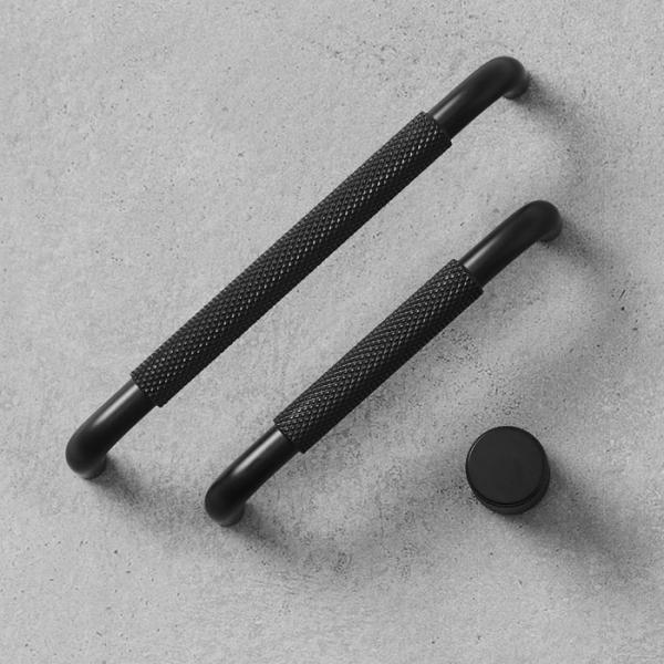 Beslagsboden BB6501 møbelgreb m/crystal cut - Sort Beslagsboden BB6501 møbelgreb m/crystal cut - Sort